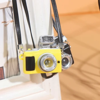 1 Adet Mini Dijital SLR fotoğraf Makinesi Modeli Dollhouse Minyatür Retro Kamera Modeli Dekor Oyuncak Parlayabilir LED Flaş Anahtarlık Dekor Oyuncak