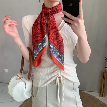 Sıcak Satış Kadın Ipek boyun eşarbı Kare saç Eşarp Fular Kafa Lüks Marka Şal Sarar Atkısı Bandana Başörtüsü 90 * 90 cm