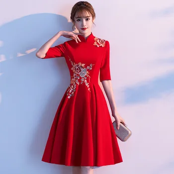 Çiçek Nakış Qipao Mandarin Yaka Pileli Gelin düğün elbisesi Elbisesi Kırmızı Seksi Bayan Cheongsam Kısa Fermuar Vestidos De Festa